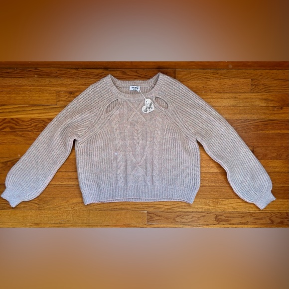 Love Knits NWT Cropped Long sleeve Sweater with Cut Out Shoulders Women’s XL - Picture 1 of 7